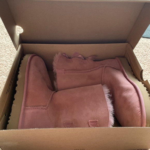 Women’s Ugg Boots - Picture 4 of 4